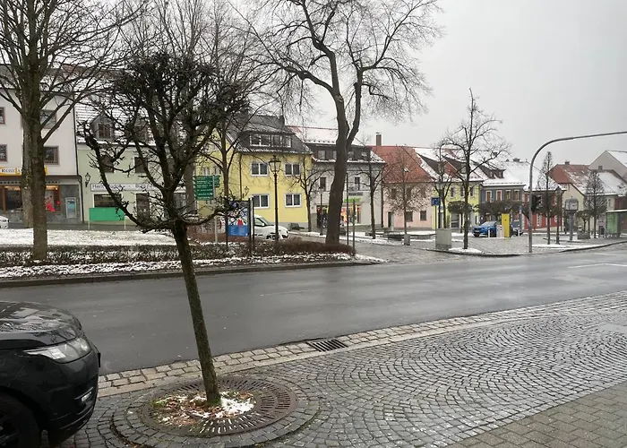 Voh Mitten In Vohenstrauß, Smart-tv, Parkplatz